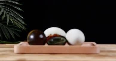 4K皮蛋松花蛋变蛋鸭蛋视频的预览图